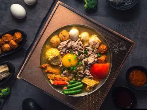 Taiwanese hot pot bowl from Tasty Pot
