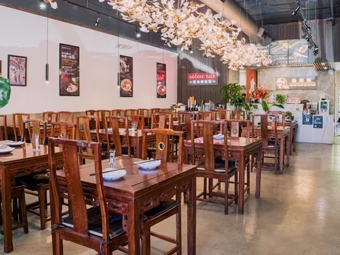 Dining room at Fu Niu Tang Noodle Talk in Sunnyvale